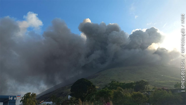 Itália eleva nível de alerta ao máximo após erupção do vulcão Stromboli