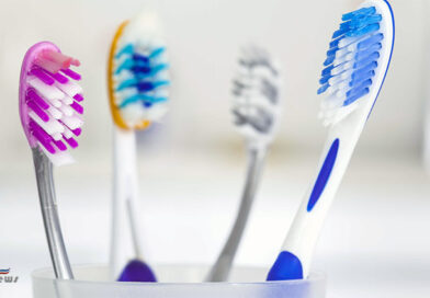 Quase metade dos brasileiros não troca de escova de dentes regularmente