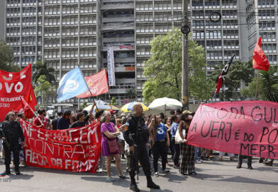 Ocupação da Uerj: Justiça autoriza uso da força policial e multa