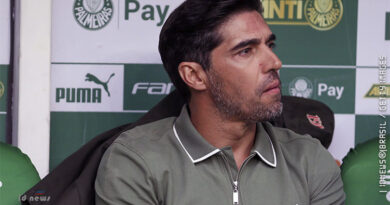 Abel Ferreira comemora quatro anos de Palmeiras: ‘Orgulho que não me cabe no peito’