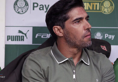 Abel Ferreira comemora quatro anos de Palmeiras: ‘Orgulho que não me cabe no peito’