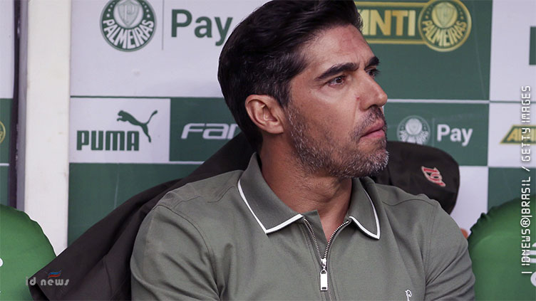 Abel Ferreira comemora quatro anos de Palmeiras: ‘Orgulho que não me cabe no peito’