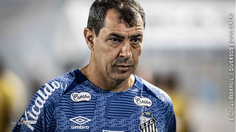 Carille lamenta erros defensivos do Santos: ‘Lances alertados, trabalhados e mostrados’