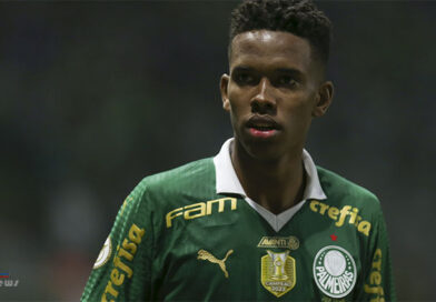 Estêvão domina Brasileirão, carrega Palmeiras e mira recorde de 16 anos