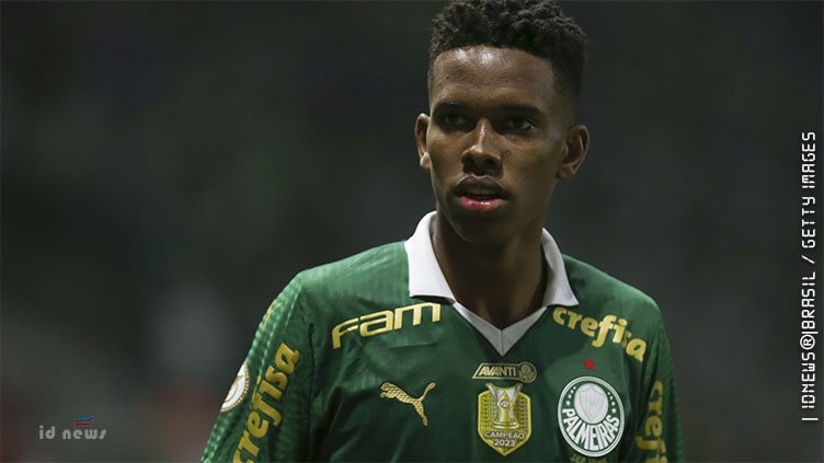 Estêvão domina Brasileirão, carrega Palmeiras e mira recorde de 16 anos