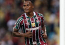 Fluminense perde pênalti, mas se recupera e vence o Flamengo no Brasileirão