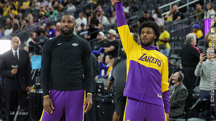 LeBron e filho fazem história ao jogar juntos na estreia dos Lakers