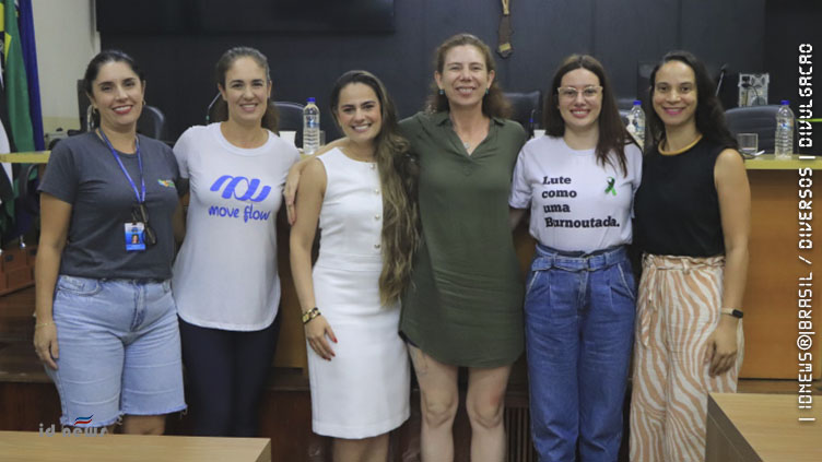 Mesa de conversa debate saúde feminina e estresse em segundo dia de evento na Câmara