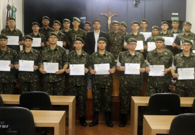 Atiradores do Tiro de Guerra recebem Diploma Valor Militar da Câmara