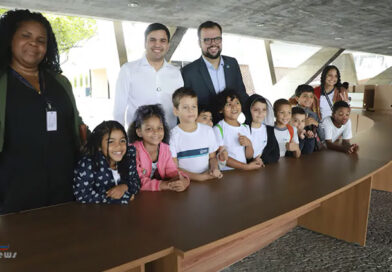 Mesas do G20 são doadas para escolas públicas do Rio