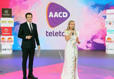 Teleton tem homenagem a Silvio Santos e participação de Eliana após saída do SBT