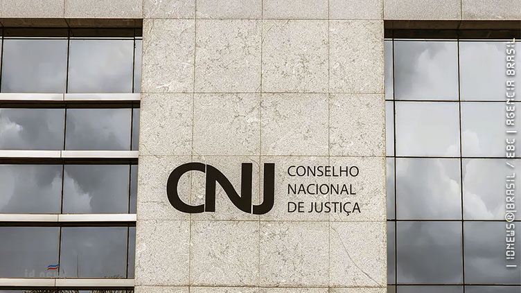 CNJ suspende pagamento de auxílio-alimentação de R$ 10 mil para juízes