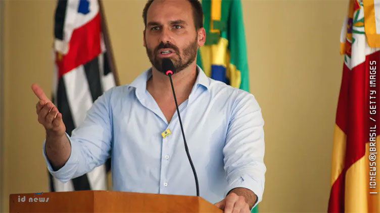 Eduardo Bolsonaro critica Moraes por pedir convite da posse de Trump