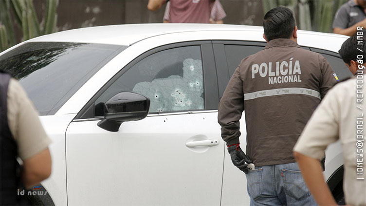 Prefeito do Equador baleado com cinco tiros morre no hospital